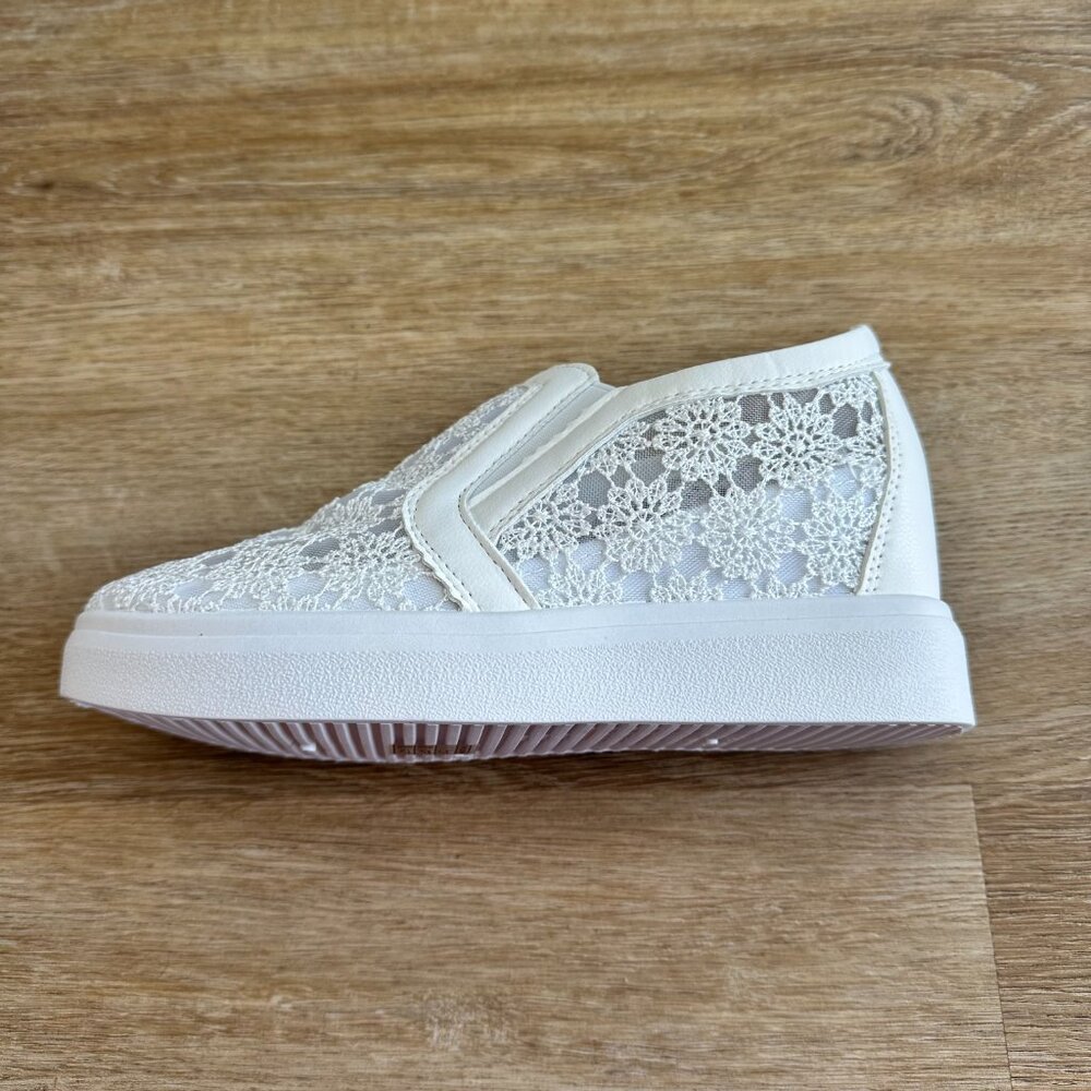 Women's Lace Slip-On Wedge Sneakers - Picture 7 of 9
